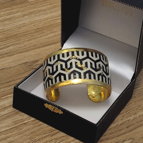 Evocateur Hera Cuff - Picture 12 of 12